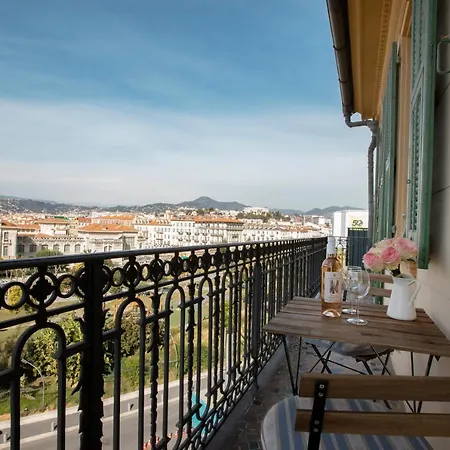 All Renovated, Long Balcony, A/c, Lift, Sunny, 6 Guest 公寓 尼斯