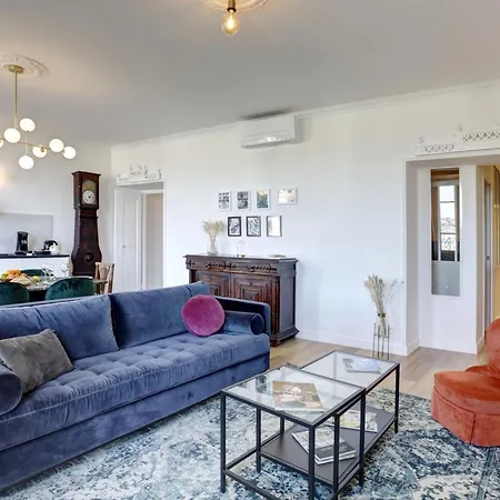 公寓 All Renovated, Long Balcony, A/c, Lift, Sunny, 6 Guest