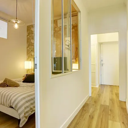 All Renovated, Long Balcony, A/c, Lift, Sunny, 6 Guest 公寓 尼斯