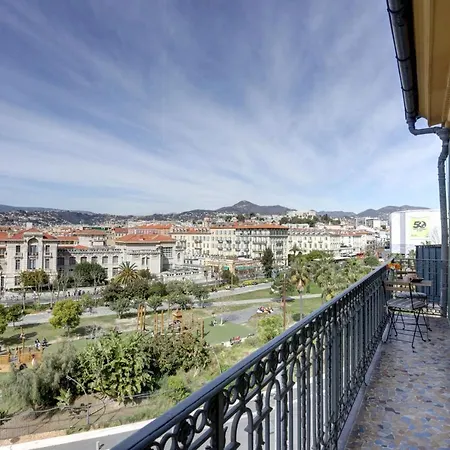 All Renovated, Long Balcony, A/c, Lift, Sunny, 6 Guest 公寓 尼斯