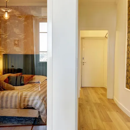 公寓 All Renovated, Long Balcony, A/c, Lift, Sunny, 6 Guest